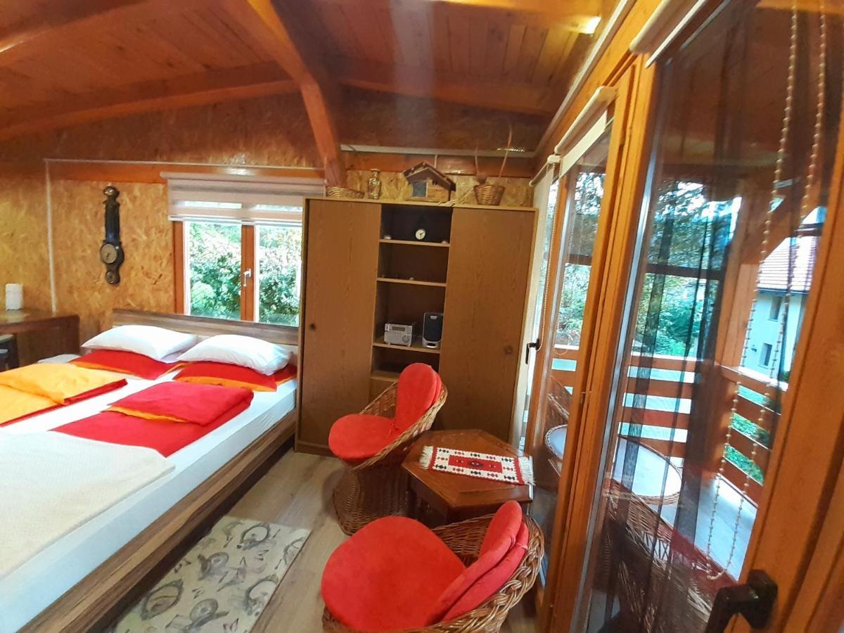 Obiteljski Apartman Borovi Вісоко Екстер'єр фото