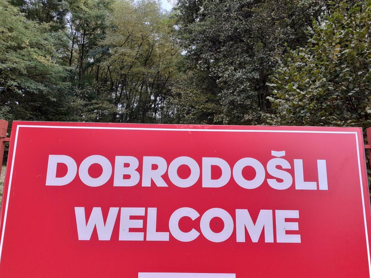 Obiteljski Apartman Borovi Вісоко Екстер'єр фото
