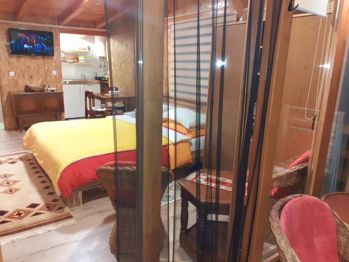 Obiteljski Apartman Borovi Вісоко Екстер'єр фото