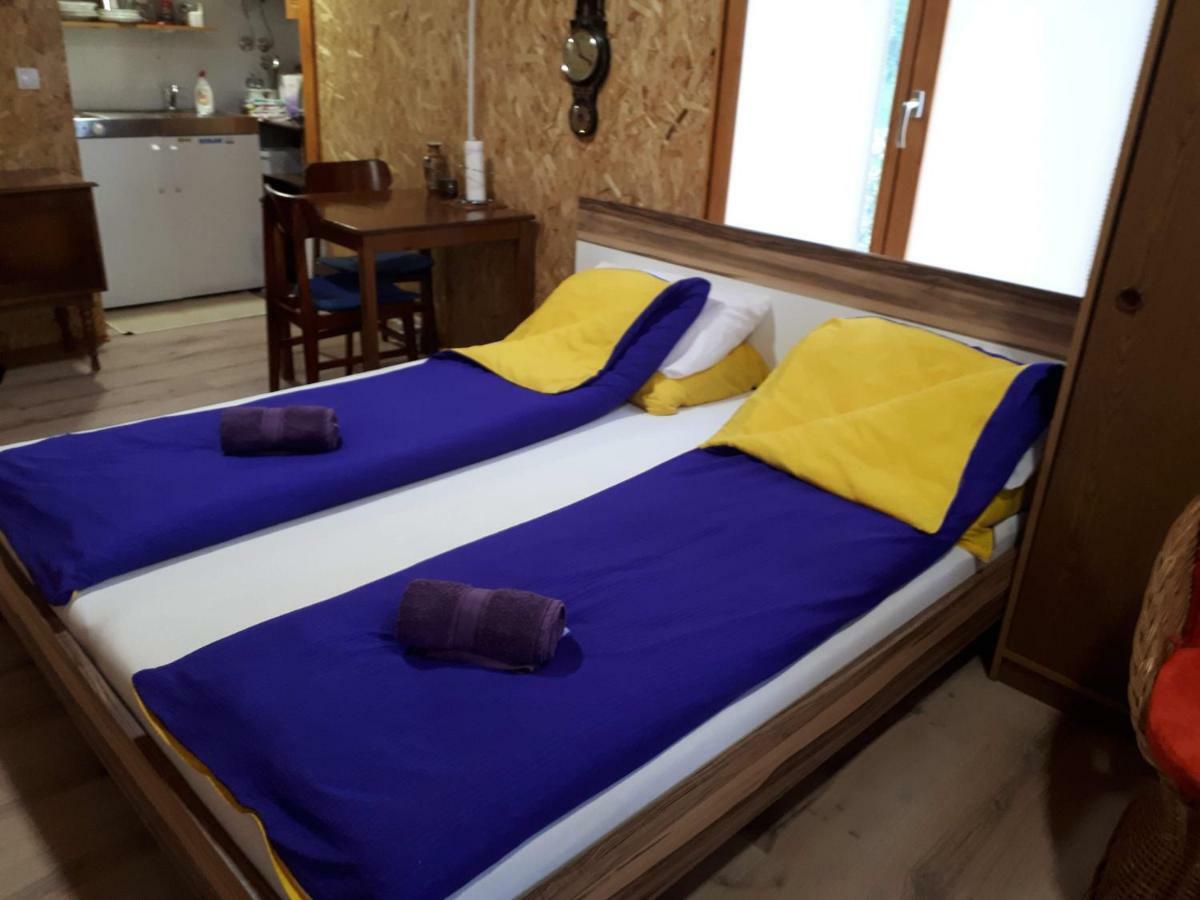 Obiteljski Apartman Borovi Вісоко Екстер'єр фото